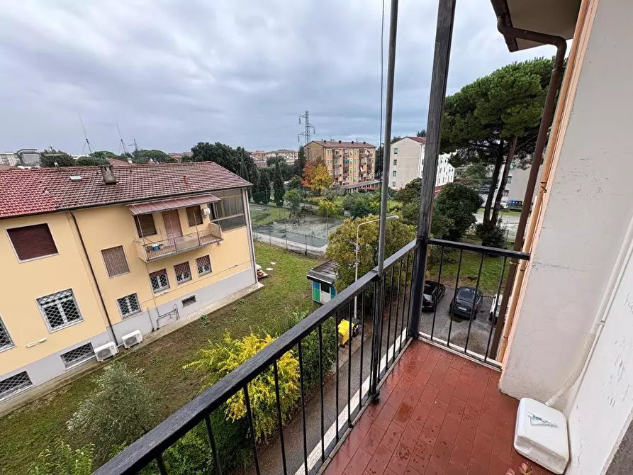 Immagine 4 di Appartamento in vendita  a Massa