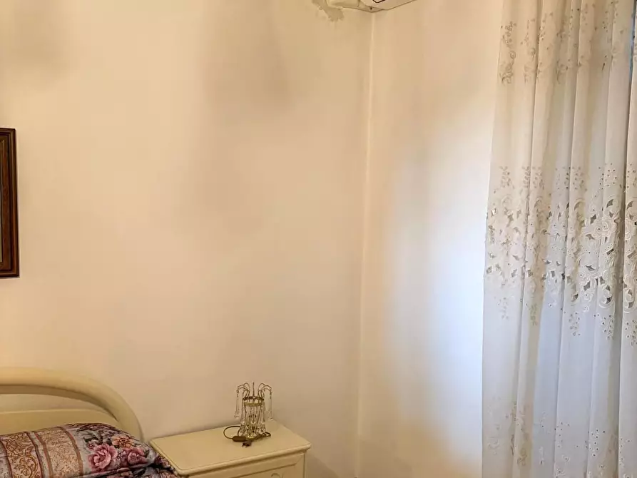 Immagine 15 di Appartamento in vendita  a Massa