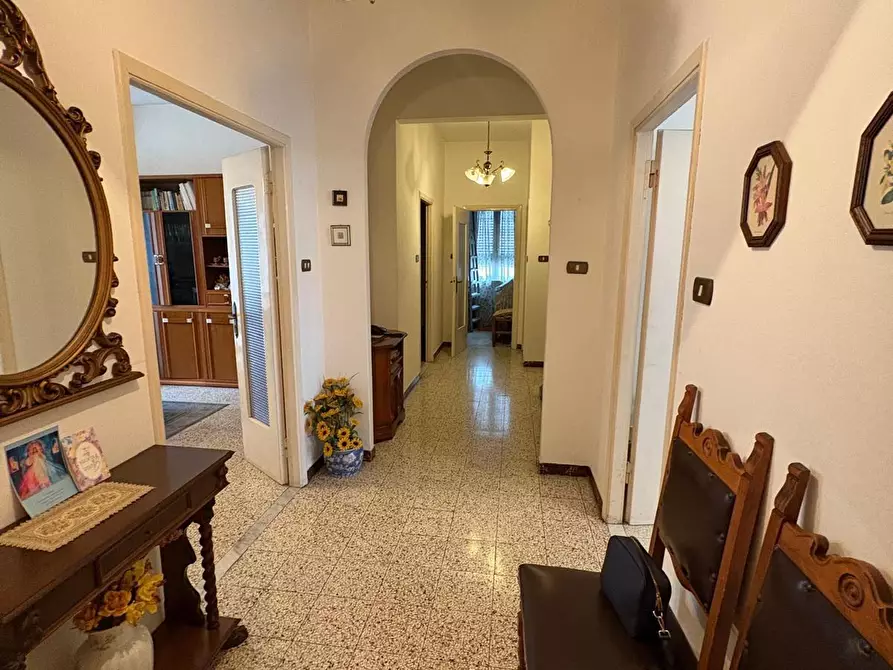 Immagine 8 di Appartamento in vendita  a Massa