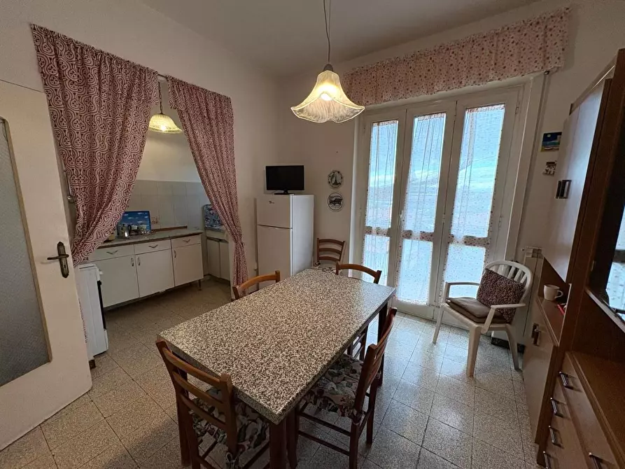 Immagine 10 di Appartamento in vendita  a Massa