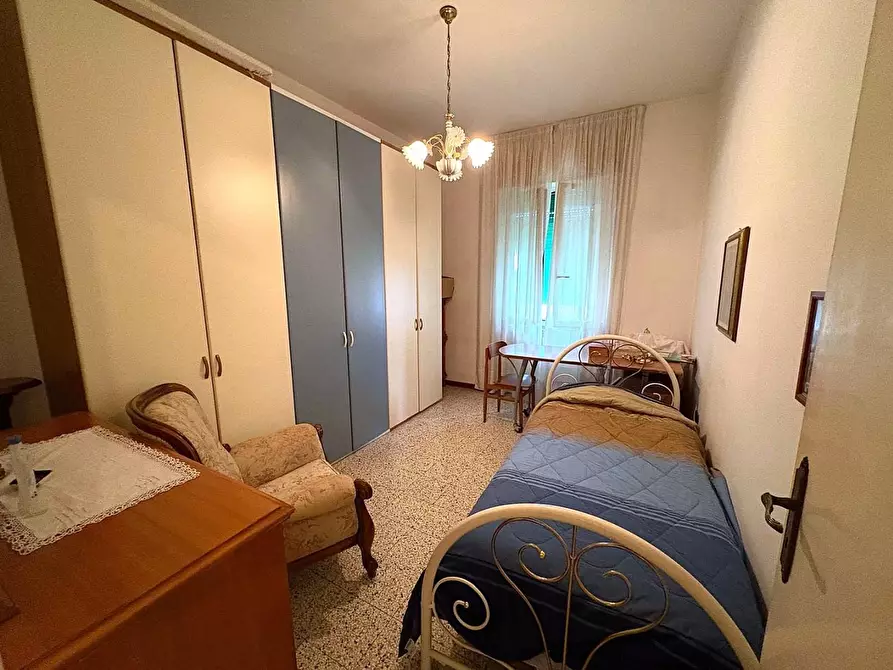 Immagine 19 di Appartamento in vendita  a Massa