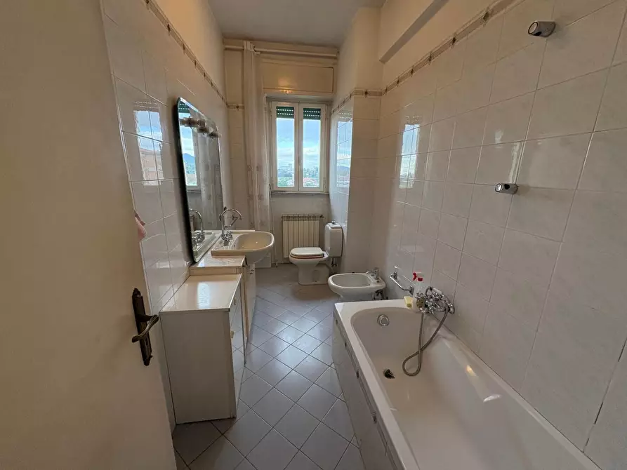 Immagine 16 di Appartamento in vendita  a Massa