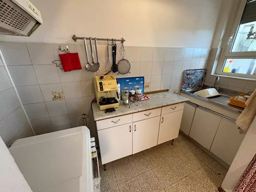 Immagine 11 di Appartamento in vendita  a Massa