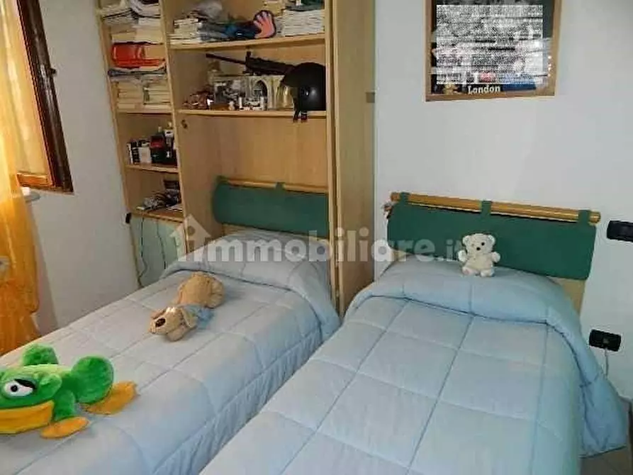 Immagine 10 di Villetta a schiera in vendita  a Carrara