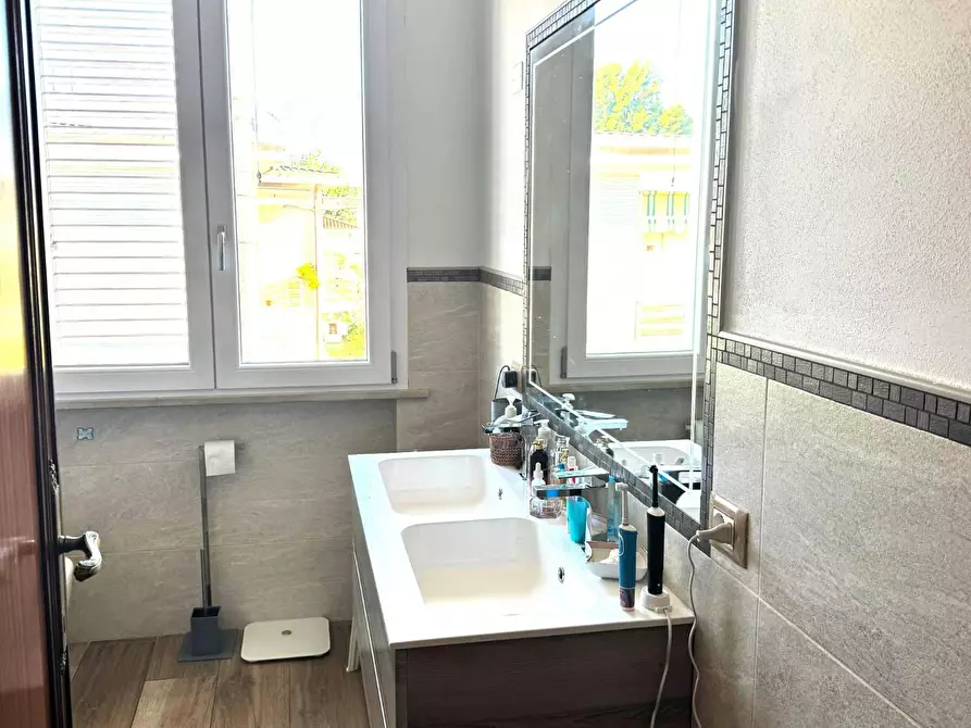 Immagine 17 di Casa indipendente in vendita  a Cascina