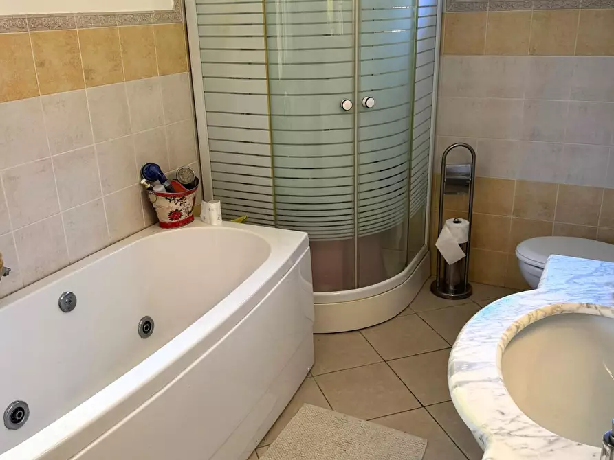 Immagine 9 di Casa indipendente in vendita  a Cascina