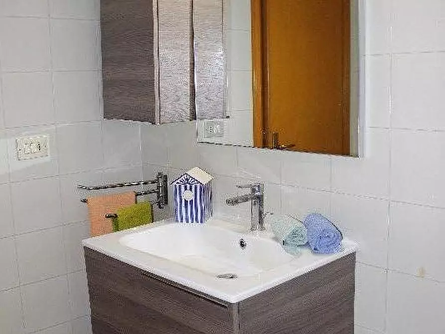 Immagine 18 di Appartamento in vendita  a Rosignano Marittimo