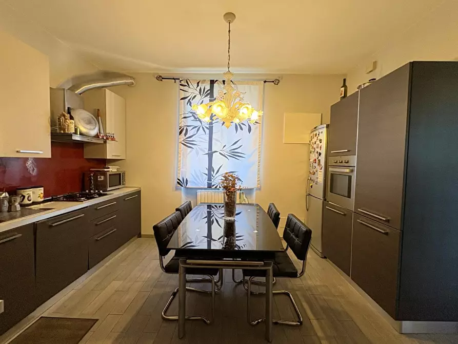 Immagine 9 di Appartamento in vendita  a Lucca