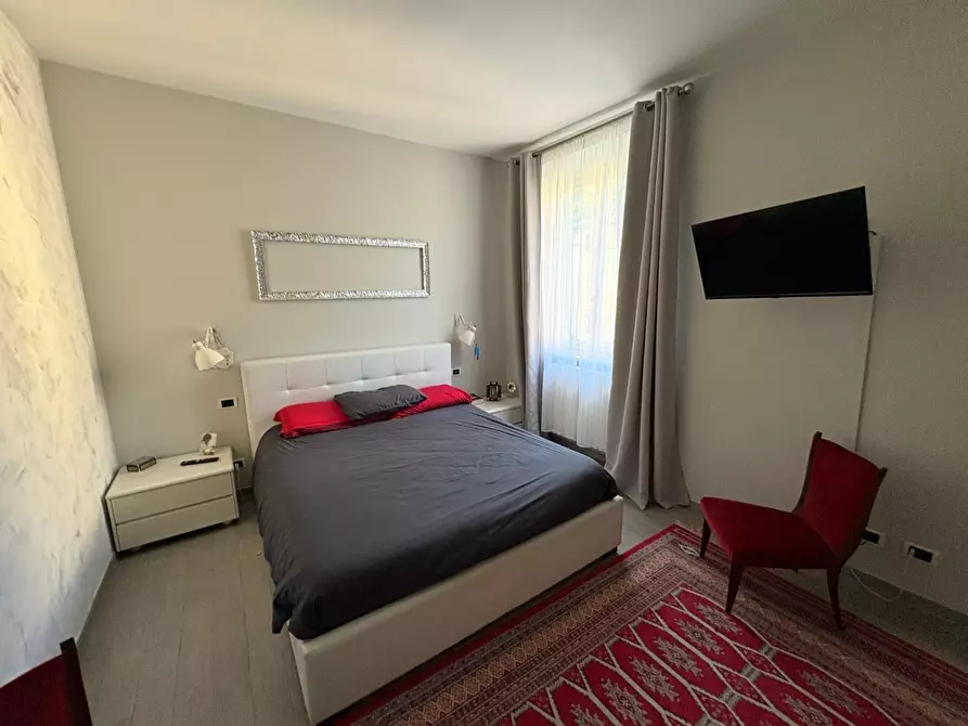 Immagine 13 di Appartamento in vendita  a Lucca