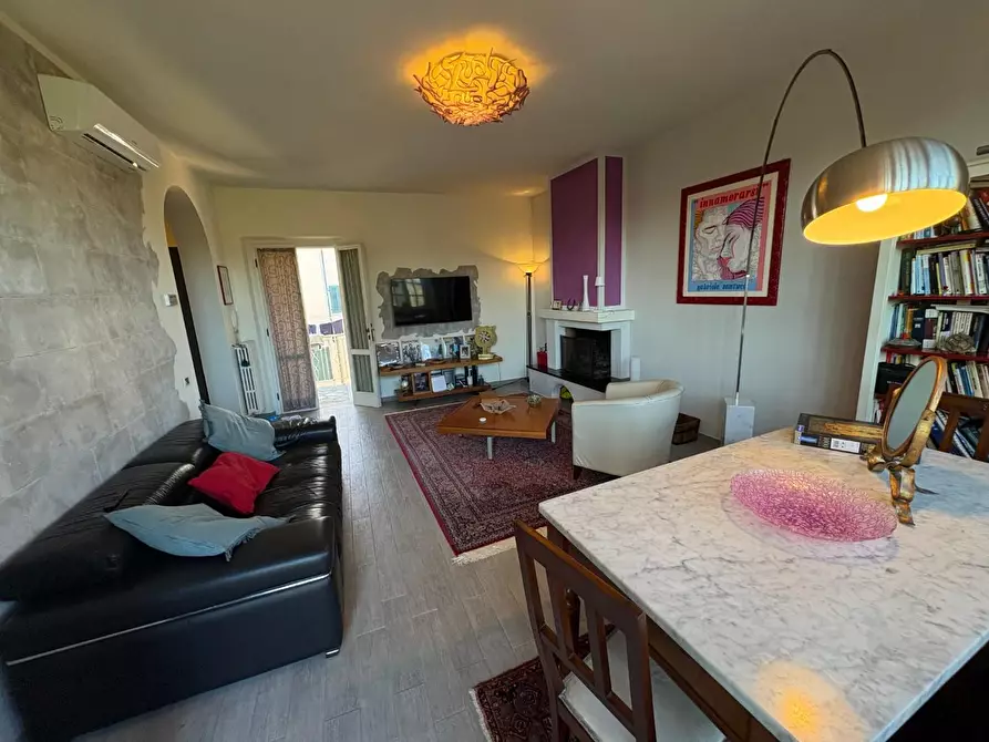 Immagine 3 di Appartamento in vendita  a Lucca