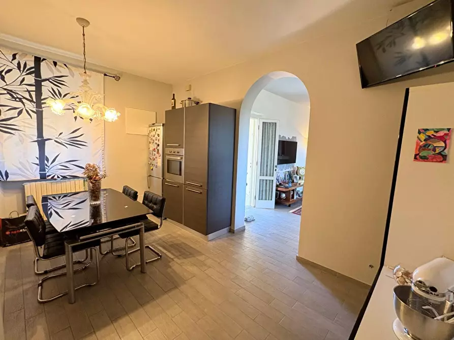 Immagine 11 di Appartamento in vendita  a Lucca