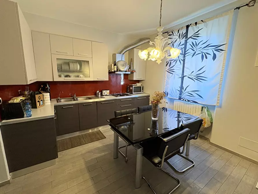 Immagine 10 di Appartamento in vendita  a Lucca