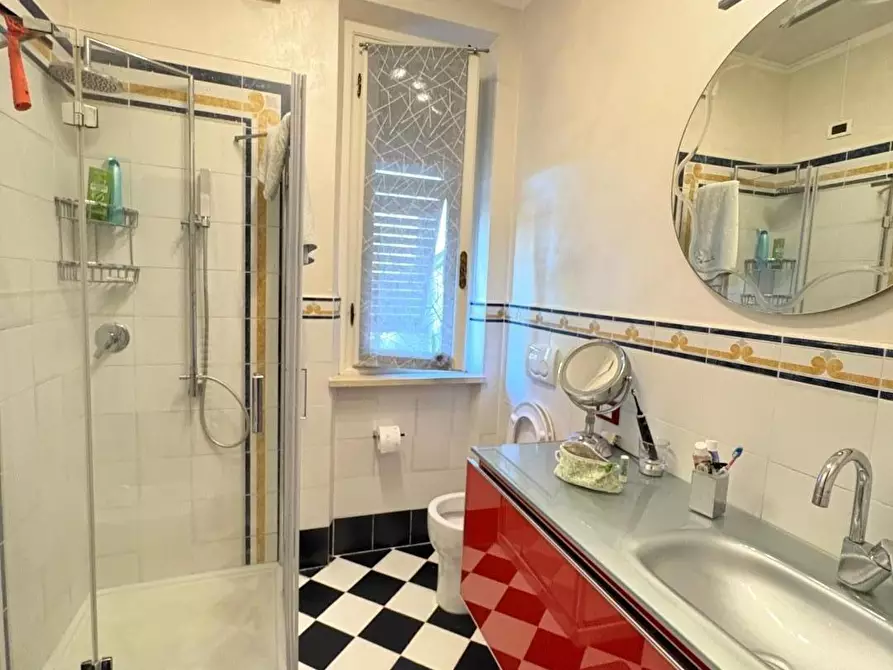 Immagine 18 di Appartamento in vendita  a Lucca