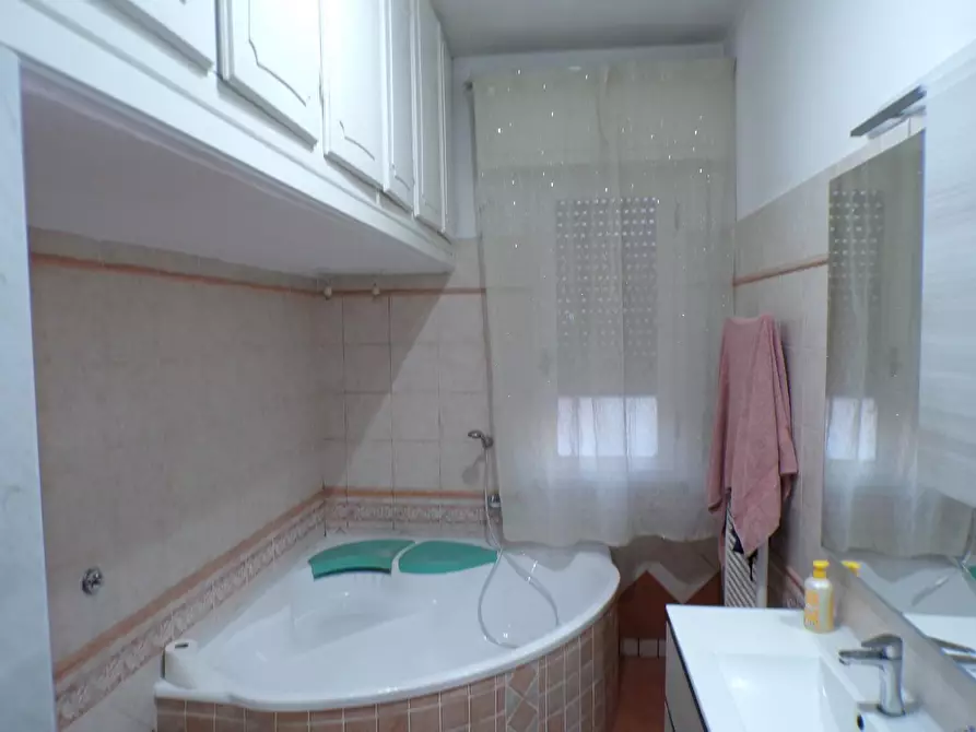 Immagine 2 di Casa bifamiliare in vendita  a Cascina