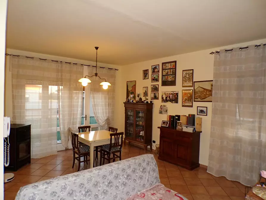 Immagine 1 di Casa bifamiliare in vendita  a Cascina