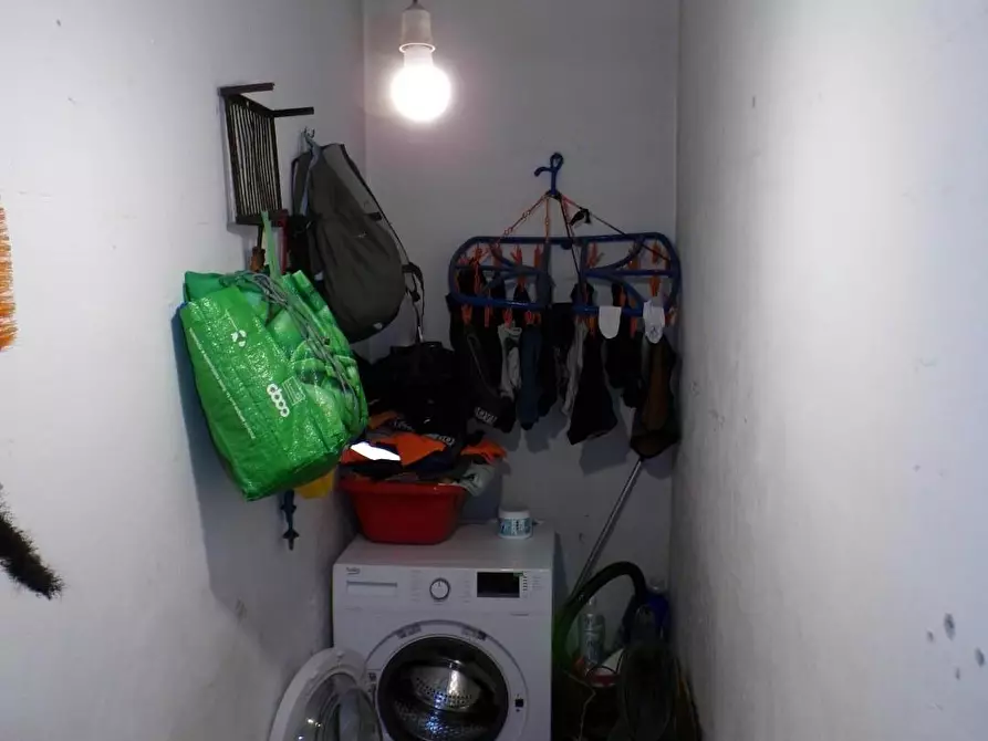 Immagine 11 di Casa bifamiliare in vendita  a Cascina