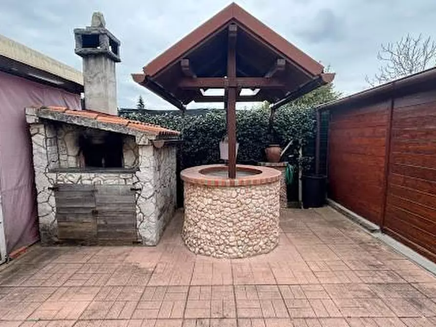 Immagine 12 di Villetta a schiera in vendita  a Cascina