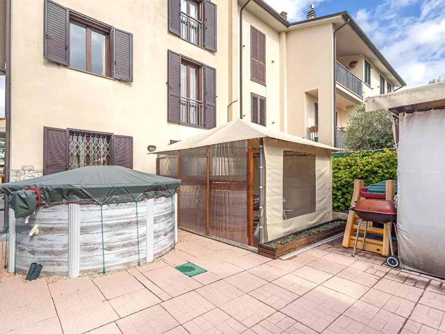 Immagine 11 di Villetta a schiera in vendita  a Cascina