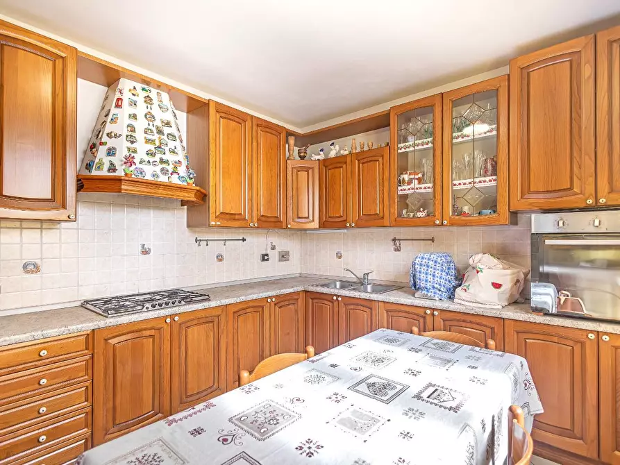 Immagine 21 di Villetta a schiera in vendita  a Cascina