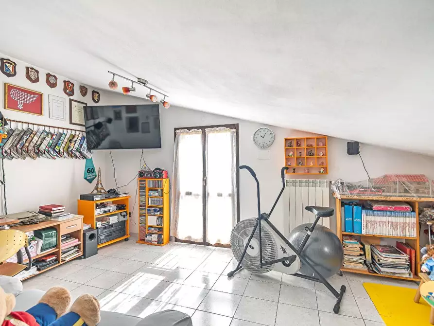 Immagine 33 di Villetta a schiera in vendita  a Cascina