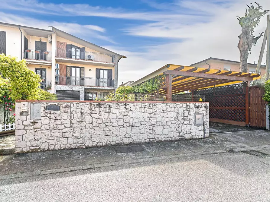 Immagine 5 di Villetta a schiera in vendita  a Cascina