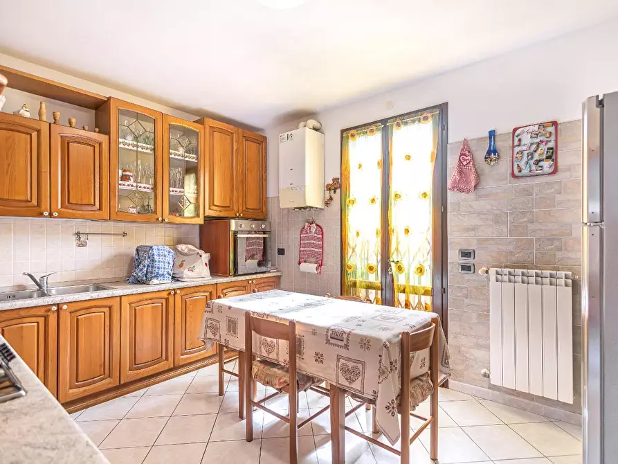 Immagine 19 di Villetta a schiera in vendita  a Cascina