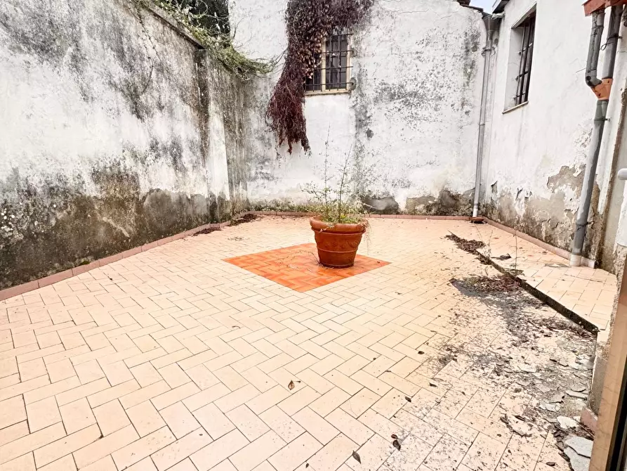 Immagine 6 di Ufficio in affitto  a Ponsacco