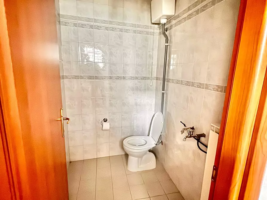 Immagine 7 di Ufficio in affitto  a Ponsacco