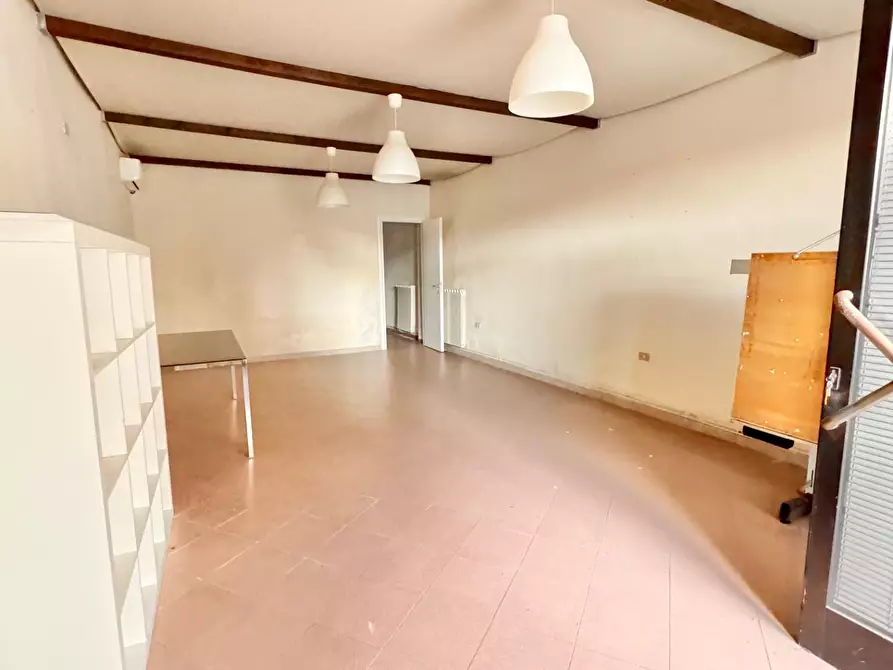 Immagine 1 di Ufficio in affitto  a Ponsacco