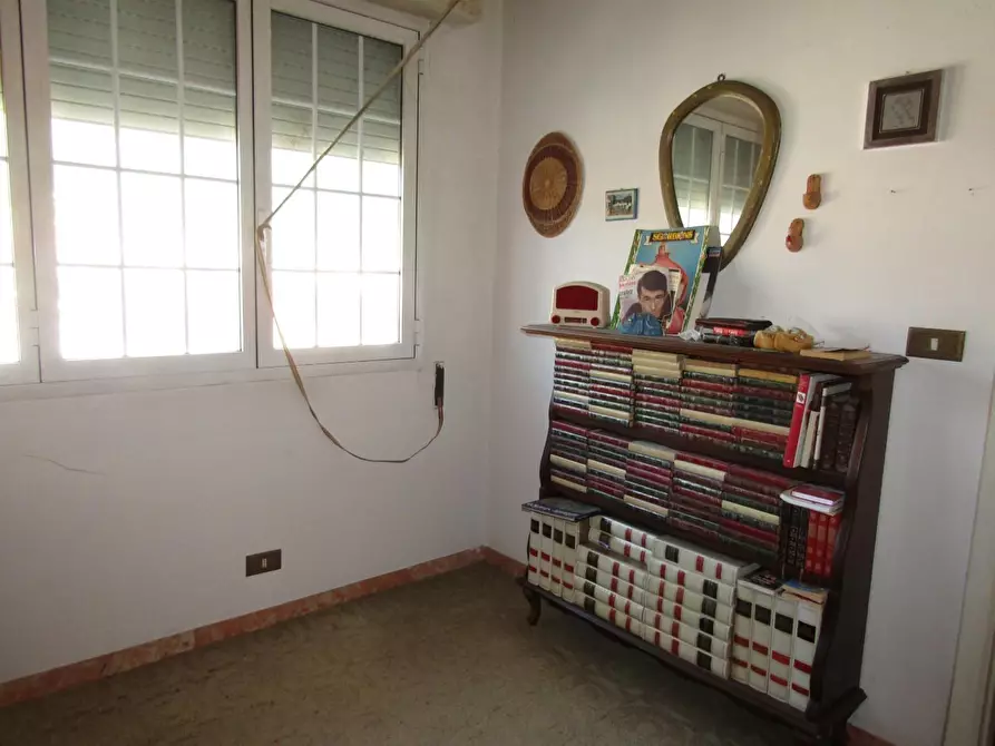 Immagine 5 di Appartamento in vendita  a Carrara