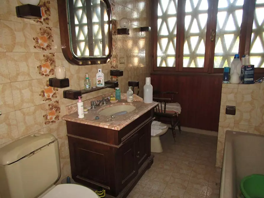 Immagine 12 di Appartamento in vendita  a Carrara