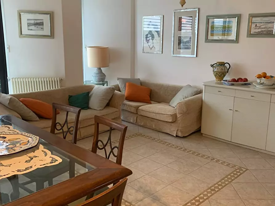 Immagine 1 di Appartamento in vendita  a Forte Dei Marmi