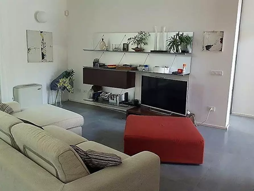Immagine 5 di Casa indipendente in vendita  a Carrara
