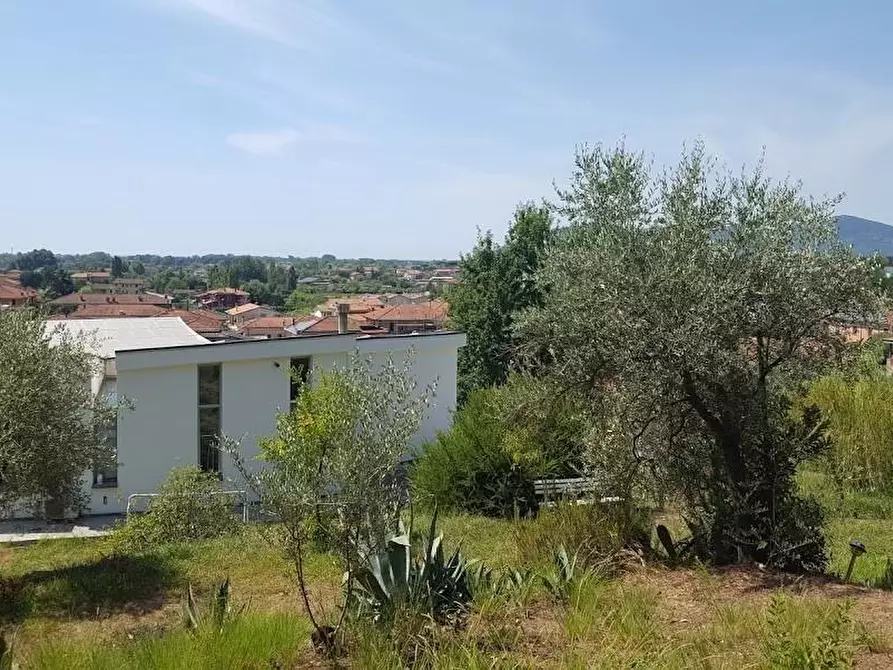 Immagine 2 di Casa indipendente in vendita  a Carrara