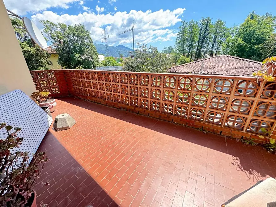 Immagine 6 di Casa indipendente in vendita  a Forte Dei Marmi