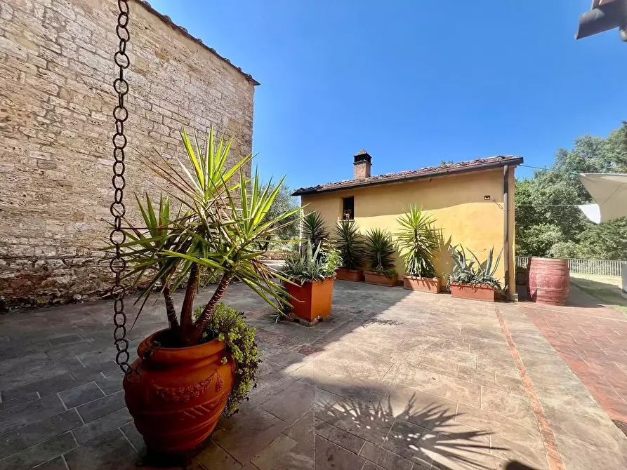 Immagine 57 di Villa in vendita  a Casciana Terme Lari