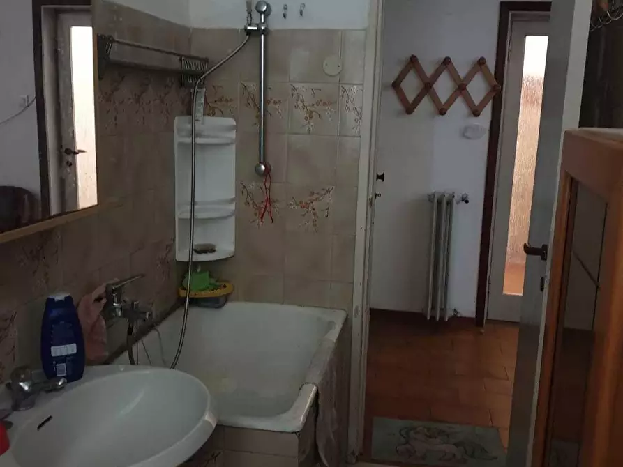 Immagine 27 di Appartamento in vendita  a Massa