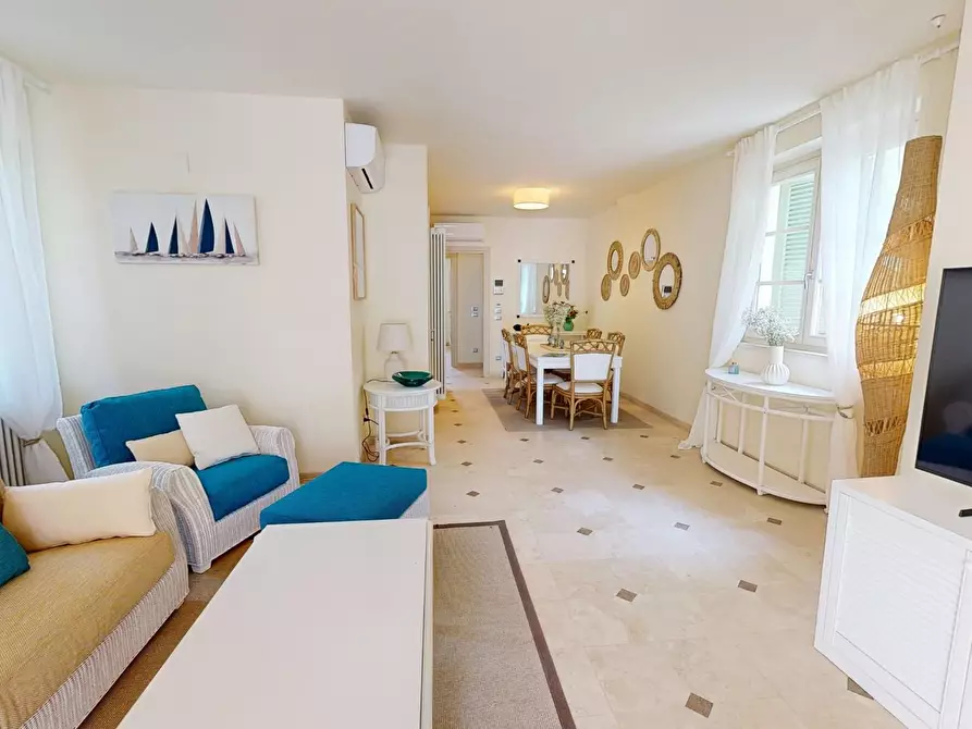 Immagine 15 di Villa in vendita  a Forte Dei Marmi