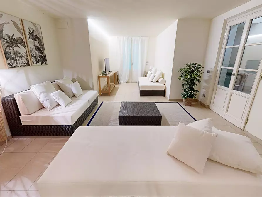 Immagine 4 di Villa in vendita  a Forte Dei Marmi