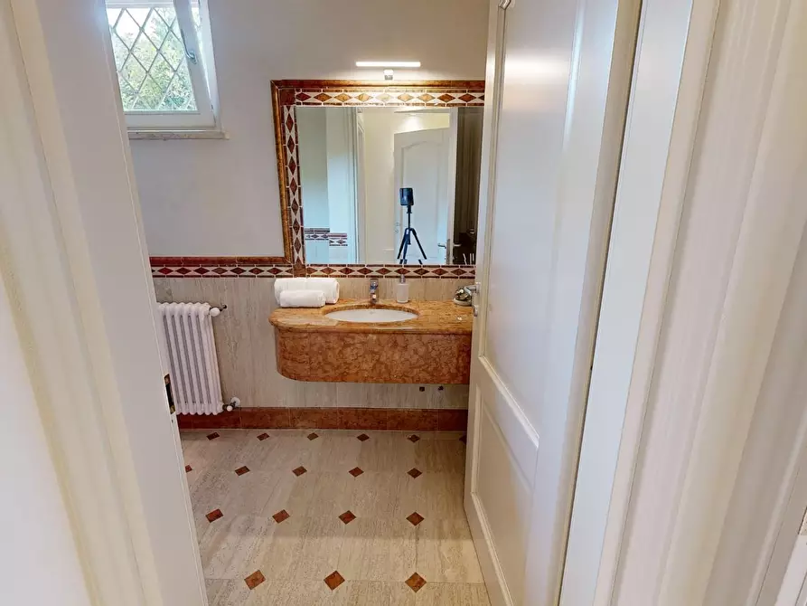 Immagine 7 di Villa in vendita  a Forte Dei Marmi