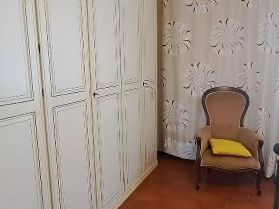 Immagine 16 di Palazzo in vendita  a Cascina