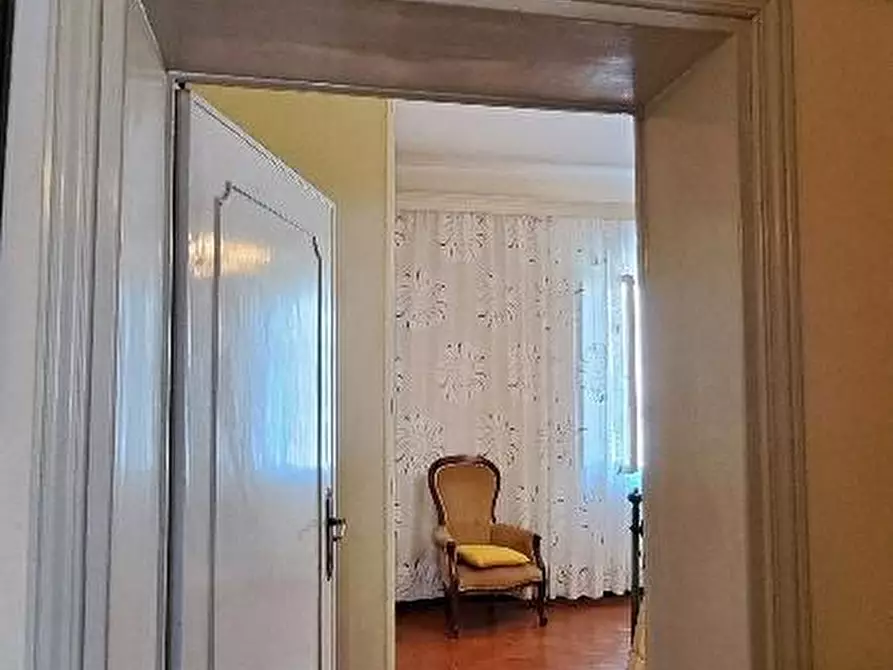 Immagine 14 di Palazzo in vendita  a Cascina