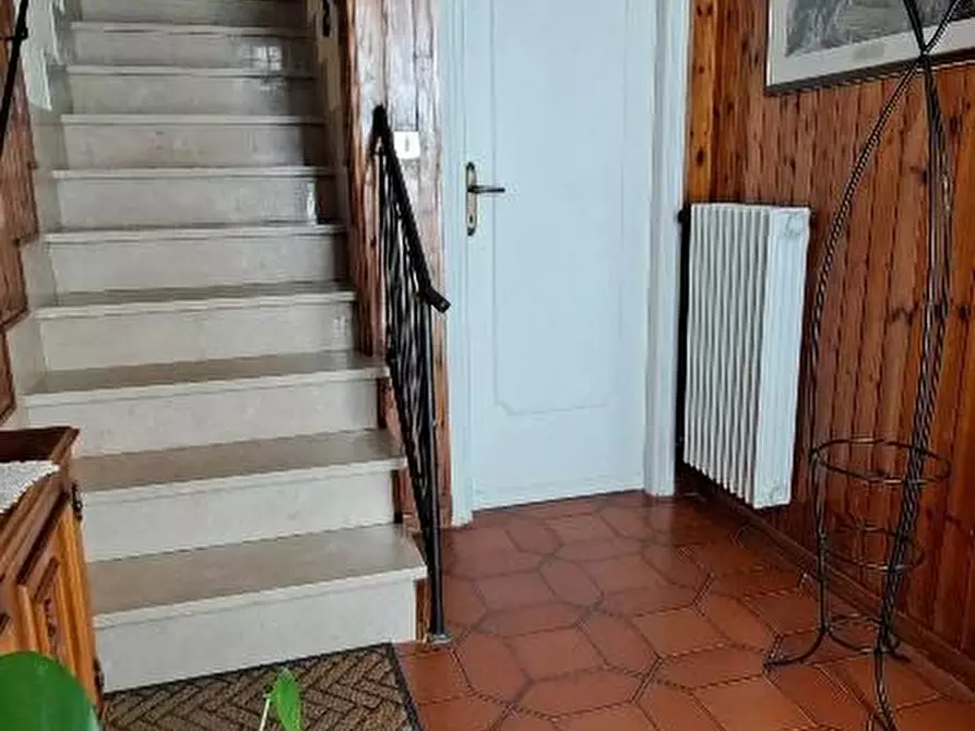 Immagine 20 di Palazzo in vendita  a Cascina