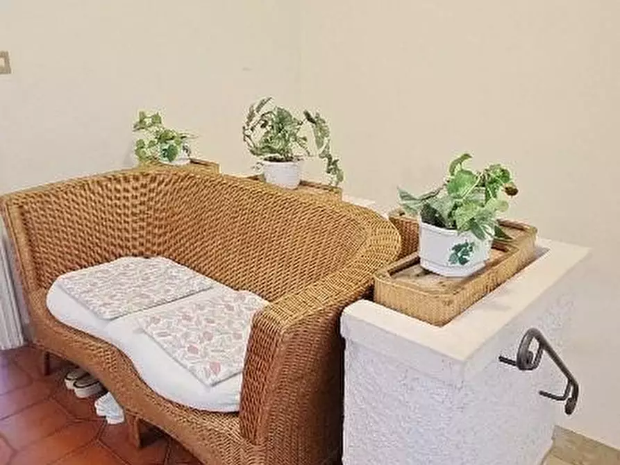 Immagine 17 di Palazzo in vendita  a Cascina