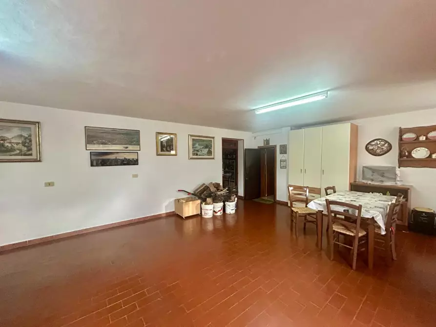 Immagine 21 di Porzione di casa in vendita  a Asciano