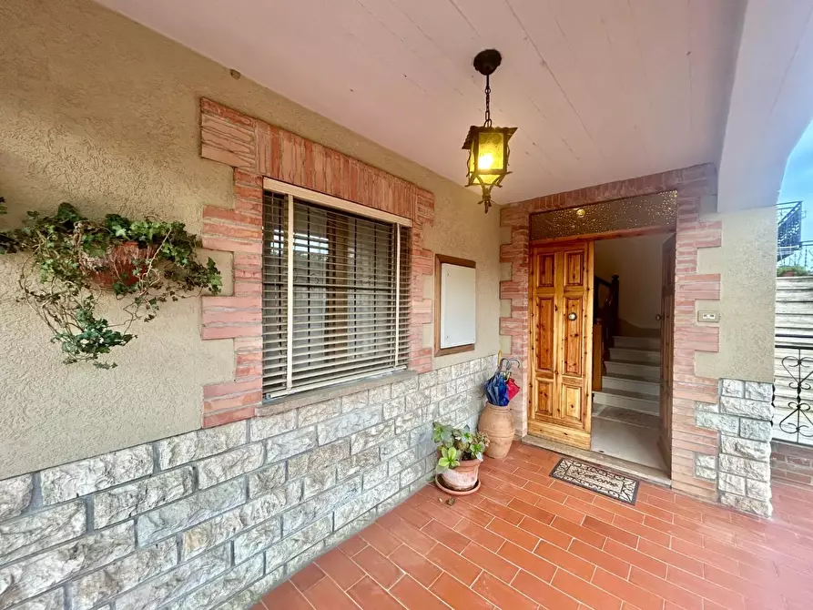 Immagine 1 di Porzione di casa in vendita  a Asciano