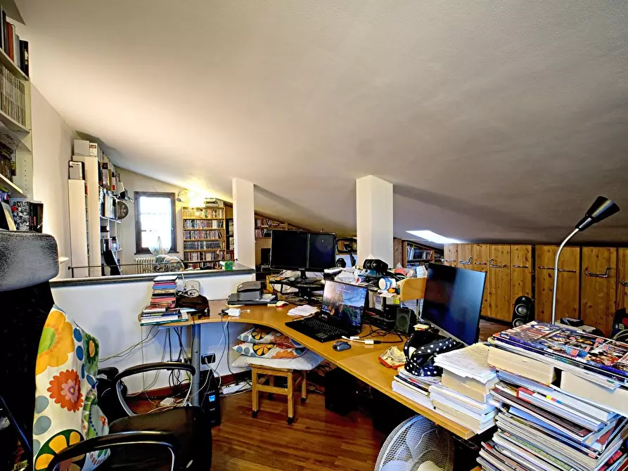 Immagine 23 di Villetta a schiera in vendita  a Cascina