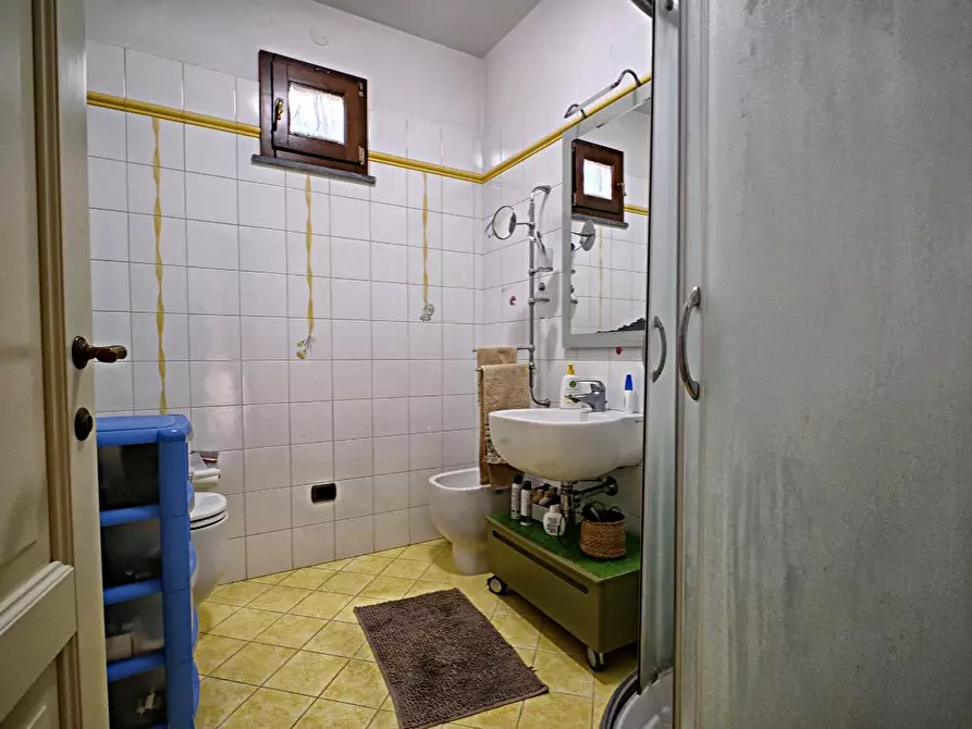 Immagine 13 di Villetta a schiera in vendita  a Cascina