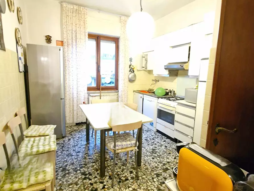 Immagine 4 di Appartamento in vendita  a Carrara