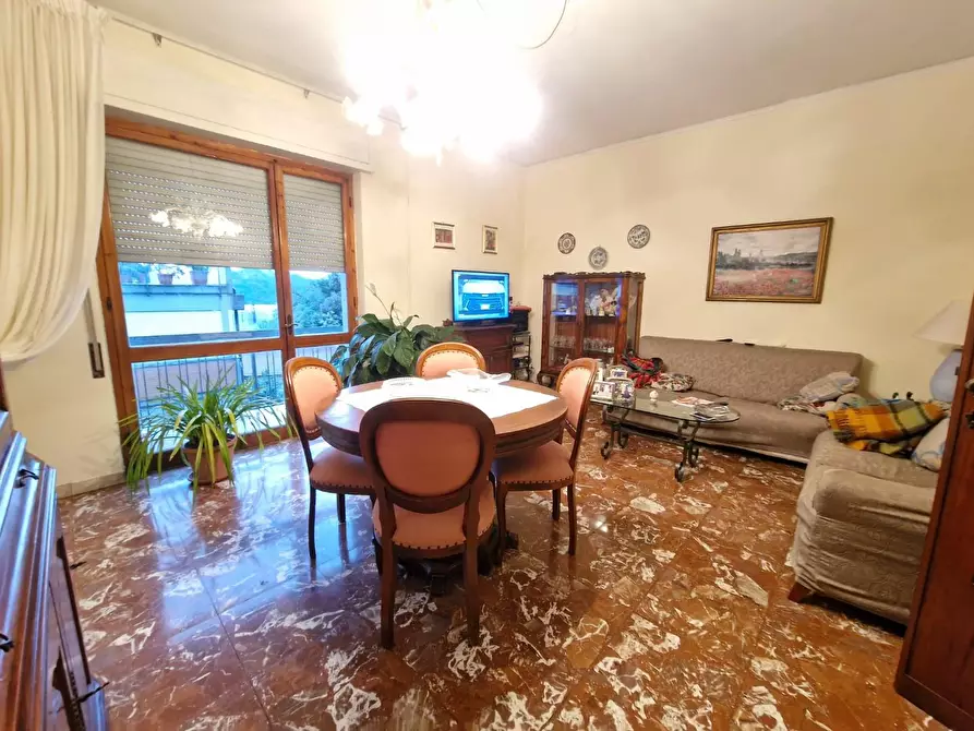 Immagine 2 di Appartamento in vendita  a Carrara